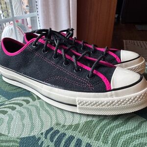 Converse Chuck 70 Ox Low Top - Black with Pink Trim - Men’s 8 / Women’s 10